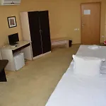 Juli Готель 3*