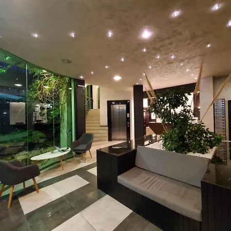 Juli 3* סאני ביץ'