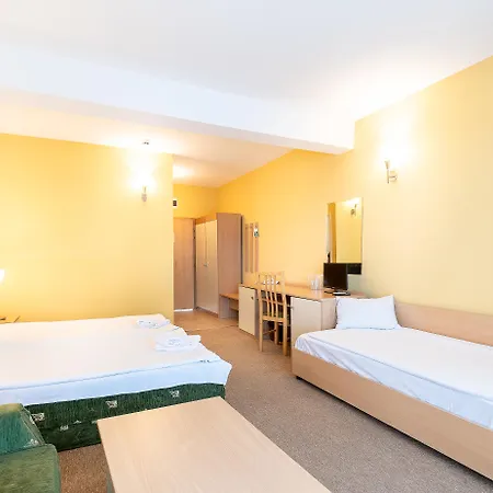 Juli Hotel 3*