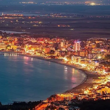 Juli 3* סאני ביץ'