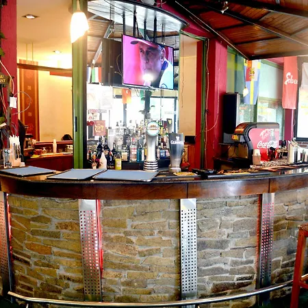 Juli סאני ביץ'