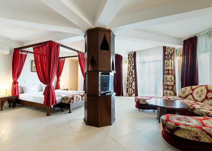 Juli Сонячний Берег