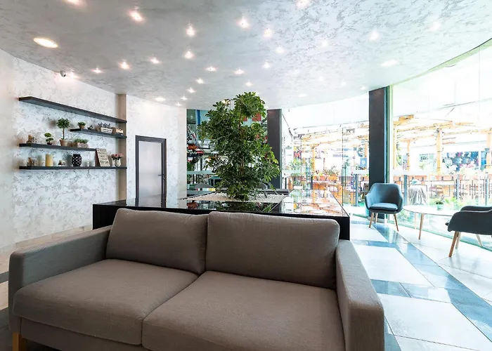 Juli Сонячний Берег