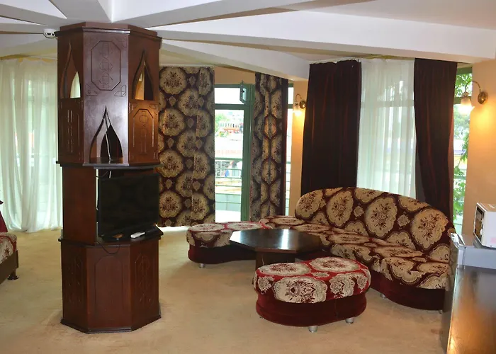 Juli Слънчев бряг