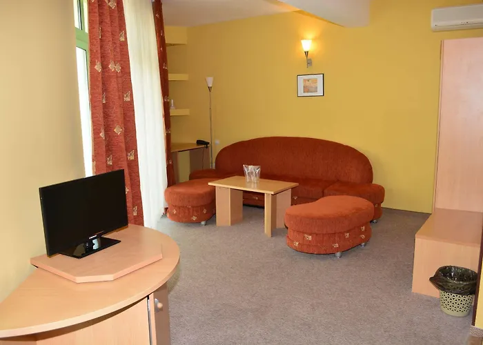 Готель Juli Сонячний Берег